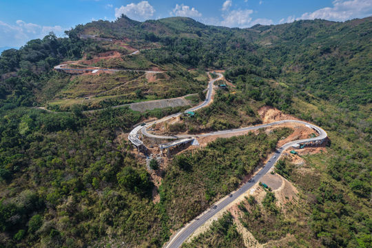Phía sau cung đường “nên hình nên dáng”