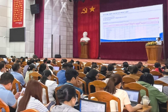 Lâm Đồng tập huấn hệ thống thông tin báo cáo cho gần 300 cán bộ cơ sở