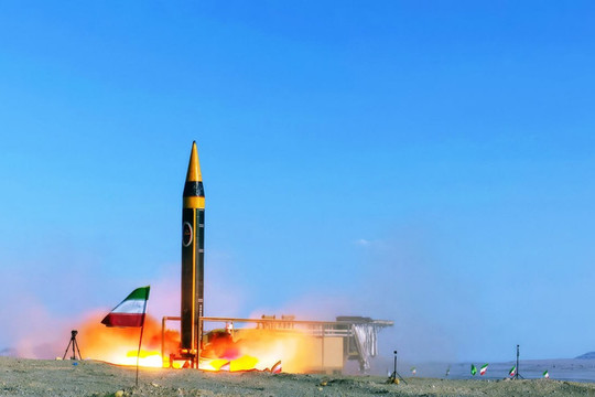 Iran tấn công căn cứ quân sự Diego Garcia bằng tên lửa đạn đạo tầm xa 4.000km