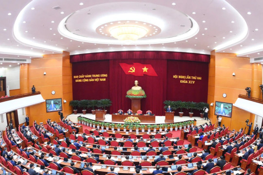 Ngày làm việc thứ nhất Hội nghị lần thứ hai Ban Chấp hành Trung ương Đảng khóa XIV