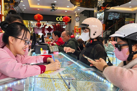 Cập nhật giá vàng hôm nay trưa 23/3/2026: Giá vàng SJC, 9999, nhẫn và giá vàng thế giới đầu tuần