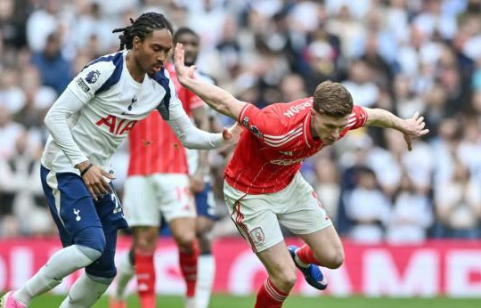 Man Utd quyết chiêu mộ Elliot Anderson: Cỗ máy tranh chấp hạ gục Tottenham