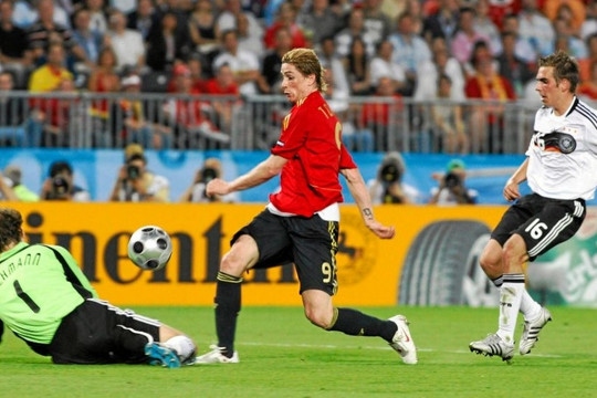 Fernando Torres và khoảnh khắc xé toạc 44 năm u tối của Tây Ban Nha