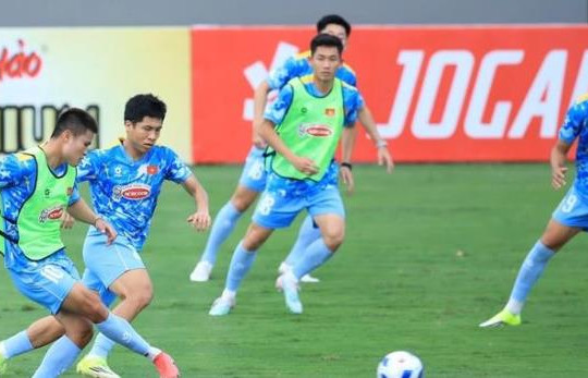 HLV Kim Sang-sik loại Tiến Linh, gọi Văn Hậu trở lại ĐT Việt Nam đấu FIFA Days tháng 3