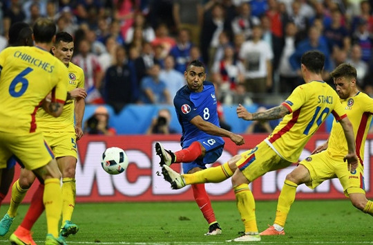 Dimitri Payet giải nghệ: Vũ điệu cuối cùng của gã phù thủy lãng du và những đường cong vĩnh cửu