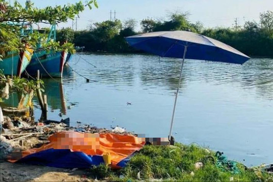 Tìm thân nhân người đàn ông tử vong tại bờ sông Phan Rí Cửa