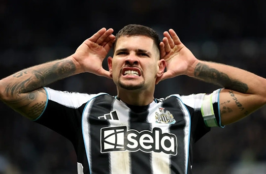 Tin chuyển nhượng 24/3: MU săn đuổi Davies và Guimaraes, Zidane đạt thỏa thuận dẫn dắt tuyển Pháp