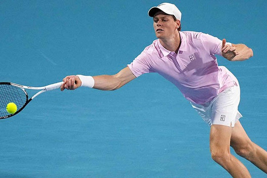 Jannik Sinner hạ gục Moutet tại Miami Open, phá kỷ lục vô tiền khoáng hậu của Novak Djokovic