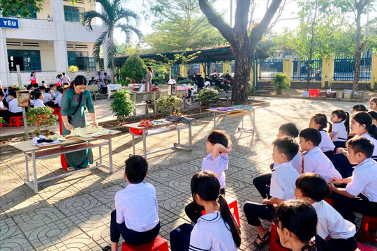 Giáo dục kỹ năng sống qua hoạt động trải nghiệm