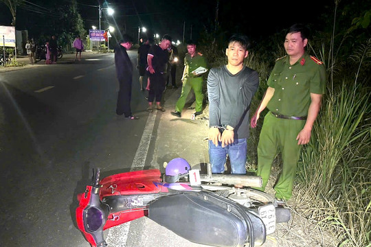 Công an xã Minh Đức bắt giữ đối tượng dùng dao cướp tài sản của công nhân tại Đồng Nai