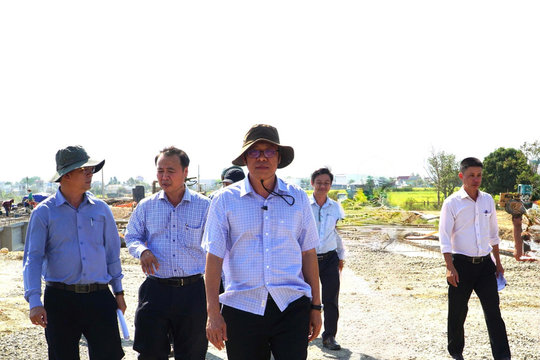 Kiểm tra, đốc thúc tiến độ thi công đường Hàm Thuận - Quốc lộ 1A