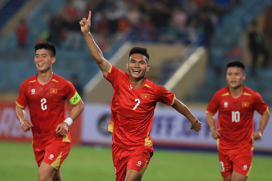 ĐT Việt Nam thắng áp đảo Bangladesh 3-0: Dấu ấn bóng chết và những thử nghiệm