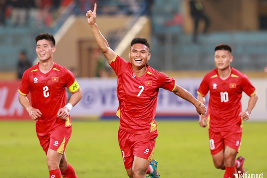 Tuyển Việt Nam áp đảo Bangladesh: Dẫn trước 3-0 ngay trong hiệp một tại Hàng Đẫy
