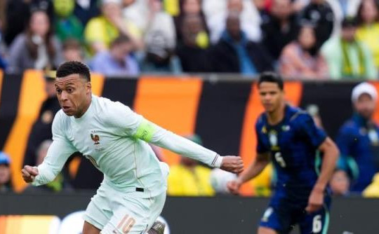 Pháp hạ Brazil 2-1: Kylian Mbappe tỏa sáng trong thế thiếu người tại Gillette