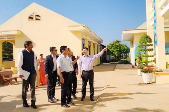 Khánh thành nhà hiệu bộ trường học do Chính phủ Ấn Độ viện trợ một phần