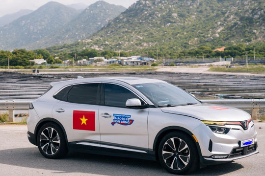 VinFast VF 8: Mẫu SUV điện khẳng định giá trị an toàn nhờ hệ thống 11 túi khí và ADAS