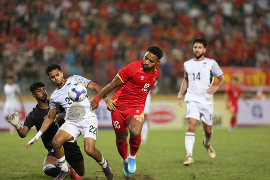 Nguyễn Xuân Son đáp trả hoài nghi về cân nặng trước màn tái đấu với Malaysia