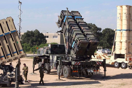 Cuộc chiến tiêu hao Trung Đông: Mỹ và Israel đối mặt nguy cơ cạn kiệt tên lửa đánh chặn
