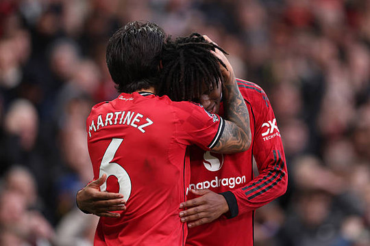 Man Utd và canh bạc tất tay: Hy vọng đặt vào hai đôi chân pha lê Martinez và Dorgu