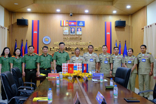 Lãnh đạo Công an tỉnh Lâm Đồng chúc Tết Công an tỉnh Mondulkiri