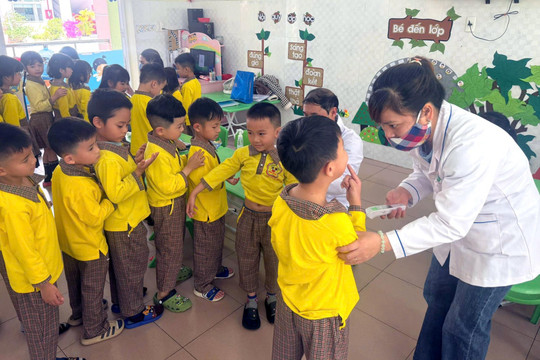 Tăng cường kiểm soát bệnh tay chân miệng