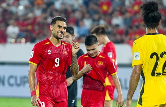 Tuyển Việt Nam hạ Malaysia 3-1: HLV Kim Sang-sik tìm thấy lời giải hàng công