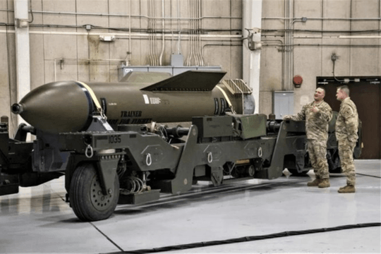 Phân tích sức mạnh bom xuyên hầm 907kg Mỹ sử dụng tại Isfahan, Iran