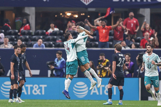 Bruno Fernandes rực sáng với cú đúp kiến tạo, Bồ Đào Nha hạ gục Mỹ 2-0 tại Mercedes-Benz