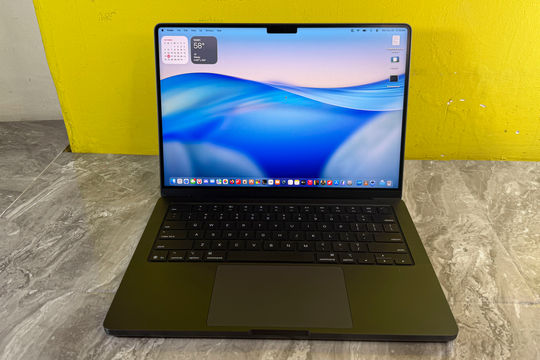 Apple chính thức bán MacBook Pro M5 và iPad 11 tân trang với giá từ 7.87 triệu đồng