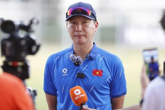 HLV Kim Sang-sik và hành trình vực dậy tuyển Việt Nam hướng tới Asian Cup 2027