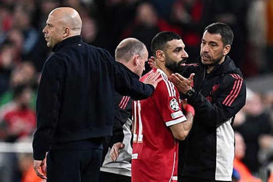 Liverpool và sự sụp đổ được dự báo: Sai lầm 125 triệu bảng và lỗ hổng Anfield