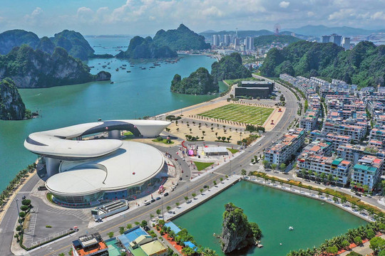 Quảng Ninh tăng tốc hoàn thiện hạ tầng để lên đô thị loại I và thành phố trực thuộc Trung ương