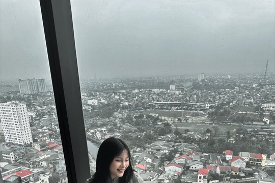 Con gái ca sĩ Hoàng Bách: Từ hình tượng công chúa đến ái nữ cá tính ở tuổi 13