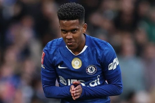 Chelsea vùi dập Port Vale 7-0: Estevao và Joao Pedro phô diễn đẳng cấp