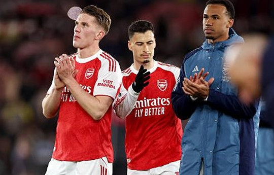 Arsenal bị loại sốc khỏi FA Cup: Sai lầm hàng thủ và cái giá của sự xoay tua