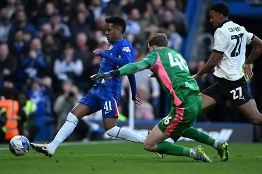 Estevao Willian phá kỷ lục của Bukayo Saka trong chiến thắng hủy diệt của Chelsea tại FA Cup
