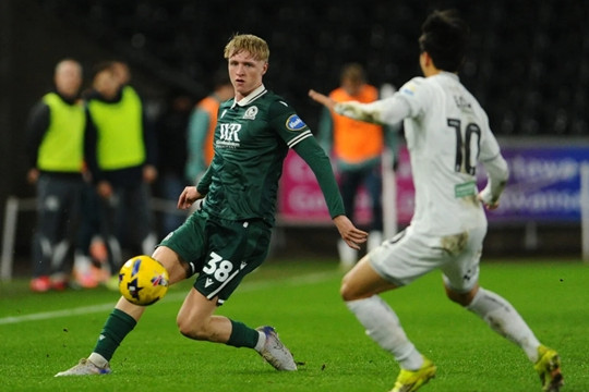 Man United quyết chiêu mộ Tom Atcheson: Bài học xương máu từ thương vụ Adam Wharton