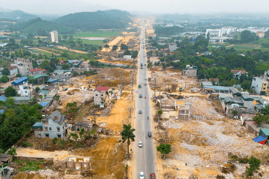 Tuyến cao tốc Hòa Lạc – Hòa Bình rộng 180m sắp hoàn thiện vào năm 2026
