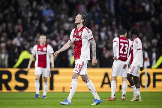 PSV Eindhoven vô địch sớm kỷ lục: Bi kịch và sự sa sút không phanh của Ajax
