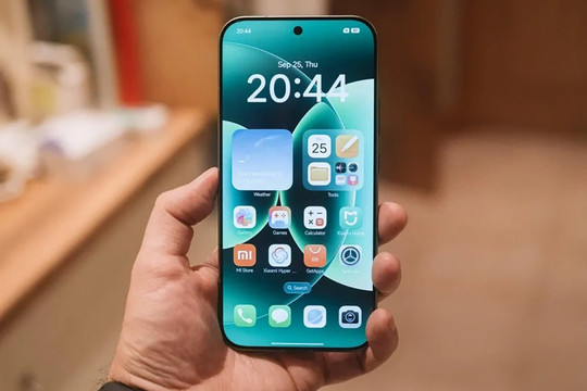 Xiaomi 17 Max lộ diện cấu hình với pin 8000 mAh và chip Snapdragon 8 Elite Gen 5