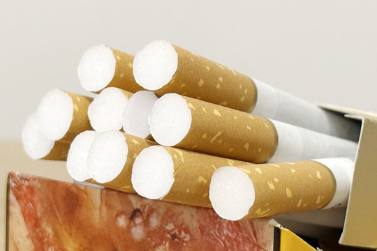 Hành vi sử dụng người chưa đủ 18 tuổi mua thuốc lá sẽ bị phạt bao nhiêu tiền?