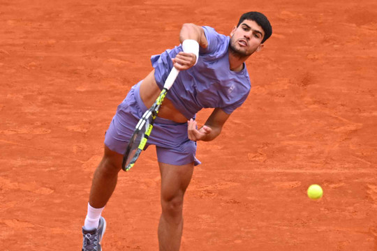 Alcaraz áp đảo Sebastian Baez tại vòng 2 Monte Carlo Masters