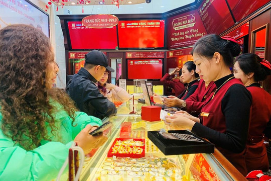 Cập nhật giá vàng hôm nay trưa 7/4/2026: Giá vàng SJC, giá vàng 24k 9999, giá vàng nhẫn, vàng thế giới