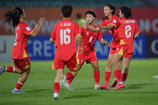U20 nữ Việt Nam thắng Bangladesh 1-0: Thùy Linh rực sáng, nhen nhóm hy vọng đi tiếp