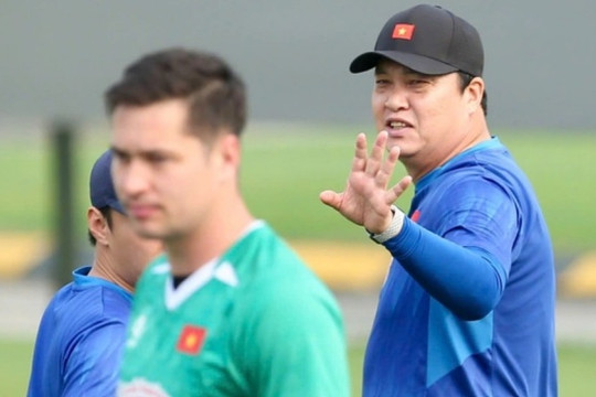 VFF gia hạn hợp đồng với Lee Woon-jae: Tầm nhìn xây dựng hàng thủ thép cho tuyển Việt Nam