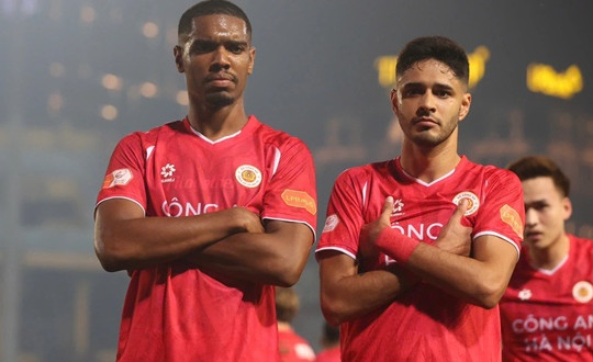 CAHN thống trị V-League 2025/26: Bản lĩnh quân vương và khoảng cách 9 điểm mênh mông