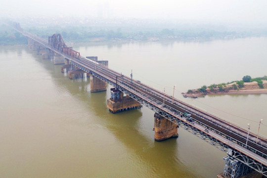 Cầu Long Biên 124 tuổi được đại tu mặt đường: Dự kiến thông xe vào cuối tháng 5/2026