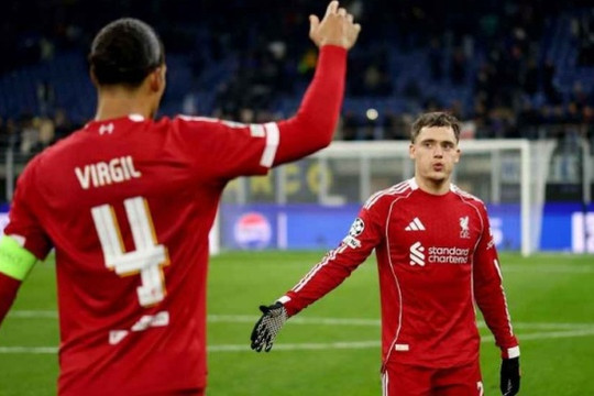 Florian Wirtz đáp trả Van Dijk sau trận thua Man City và thông điệp gửi PSG