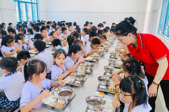 Siết chặt an toàn thực phẩm trong trường học
