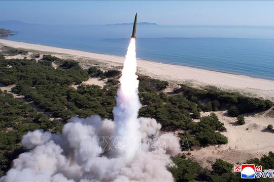 Triều Tiên thử nghiệm tên lửa đạn đạo Hwasong-11Ka mang đầu đạn chùm